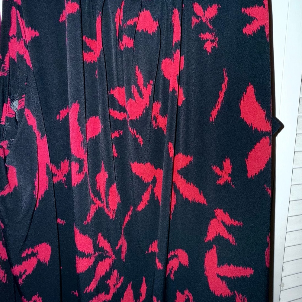 Investments Black and Red Patterned Dress